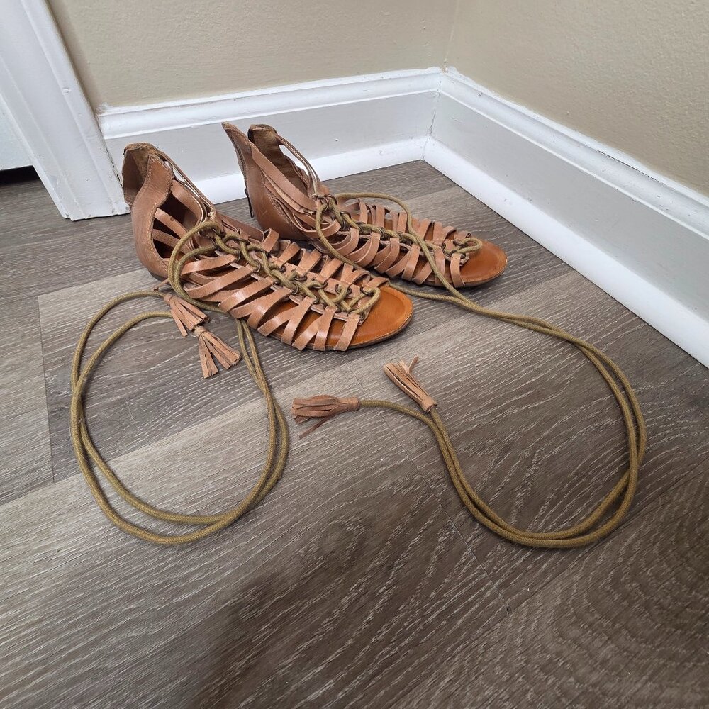Naughty Monkey Women's Fest Tival Gladiator Sandal, Tan, Women's Size 7.5
